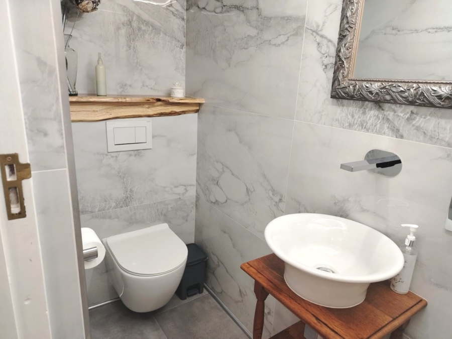 2 Bedroom Property for Sale in Sedgefield Rural Western Cape
